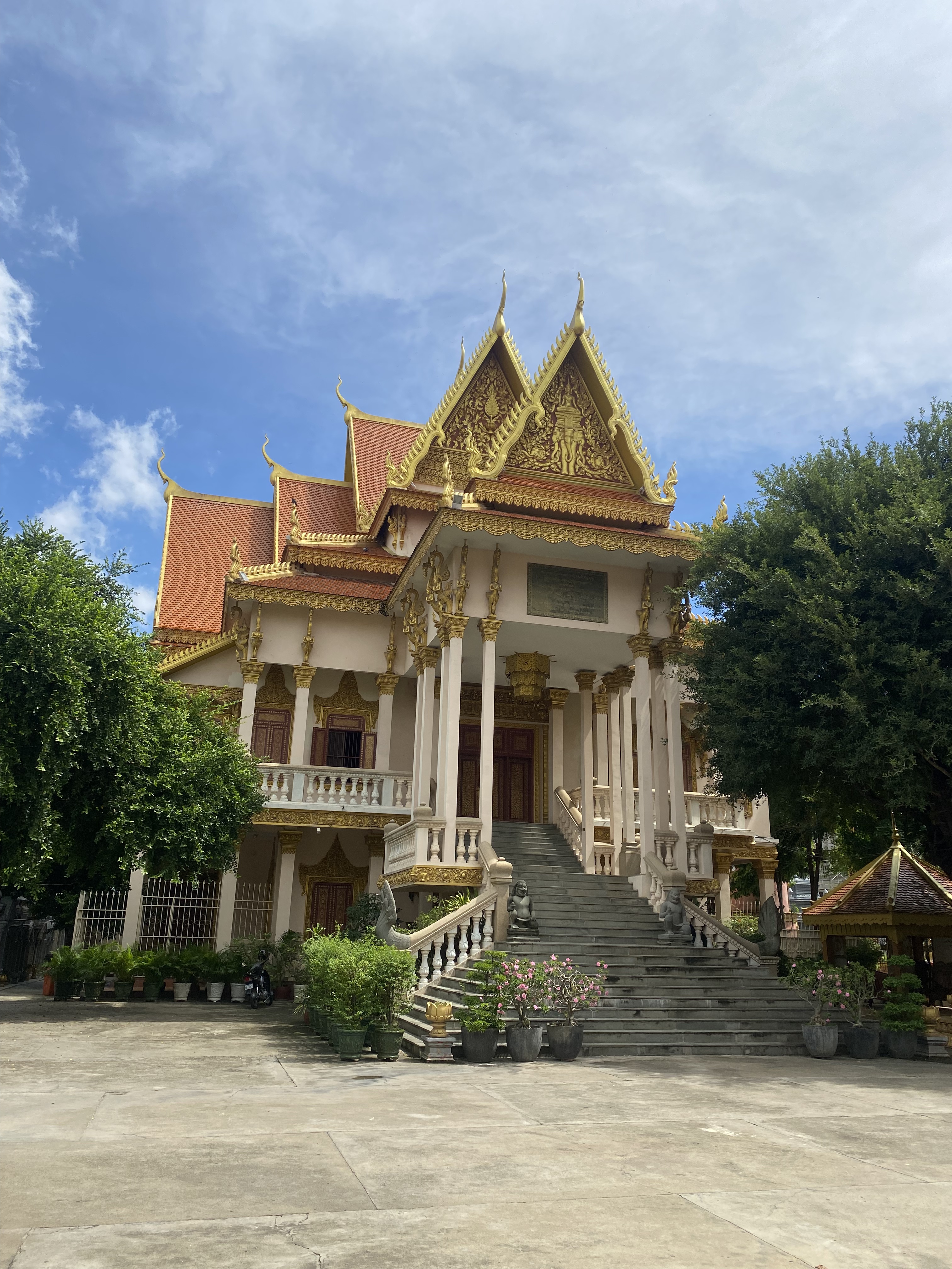 Cambodia Guide – Elizabeth Beeli